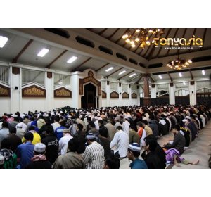 DKM Masjid Raya Bandung membagikan Takjil | Sabung Ayam | Judi Sabung Ayam