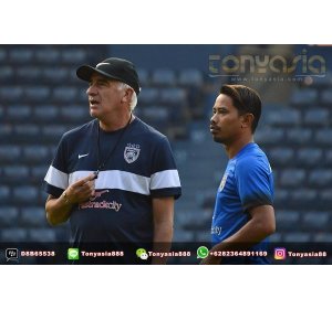 Persib Give Roberto Carlos Freedom Select Players | Sport Betting | Online Sport Betting